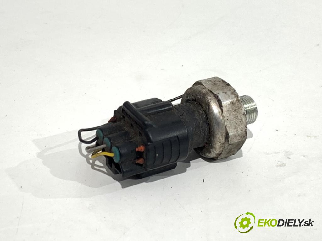 TOYOTA YARIS III liftback 2016 73 kW 1.3 (NSP130_) 1329 Snímač klimatizácie 499000-7880 (Snímač klimatizácie)