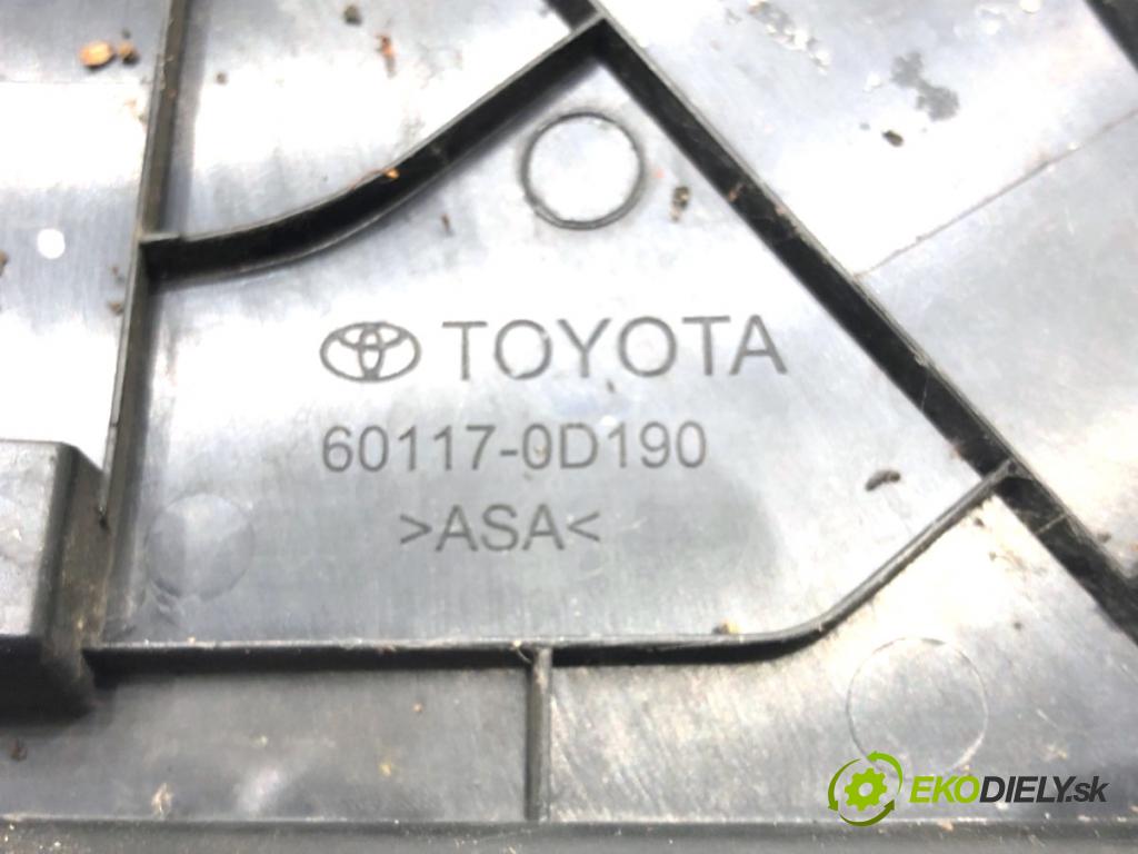 TOYOTA YARIS III liftback 2016 73 kW 1.3 (NSP130_) 1329 trojuholník Kryt Blatník pravá 60117-0D190