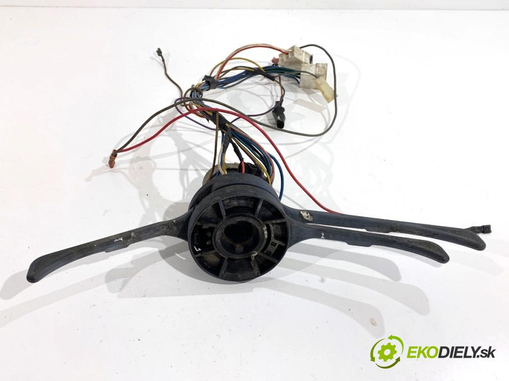 FSC   1985 51 kW 2.1 B 2120 Prepínač kombinovaný  (Prepínacie páčky pod volantom)