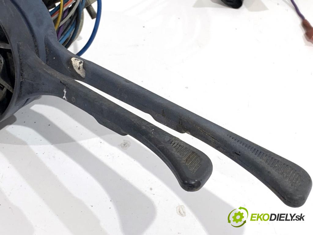 FSC 1985 51 kW 2.1 B 2120 Prepínač kombinovaný (Prepínacie páčky pod volantom)