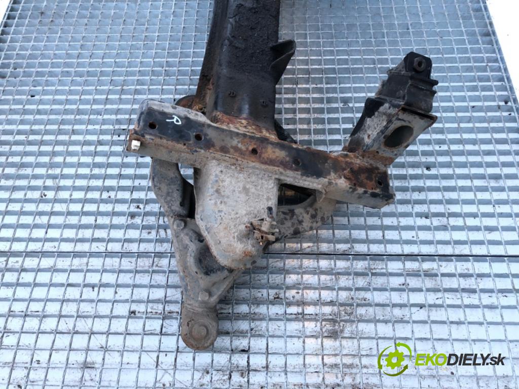 VW LT 28 35 Autobus 1997 55 kW 2.5 SDI 2461 výztuha pod motor  (Přední výztuha)