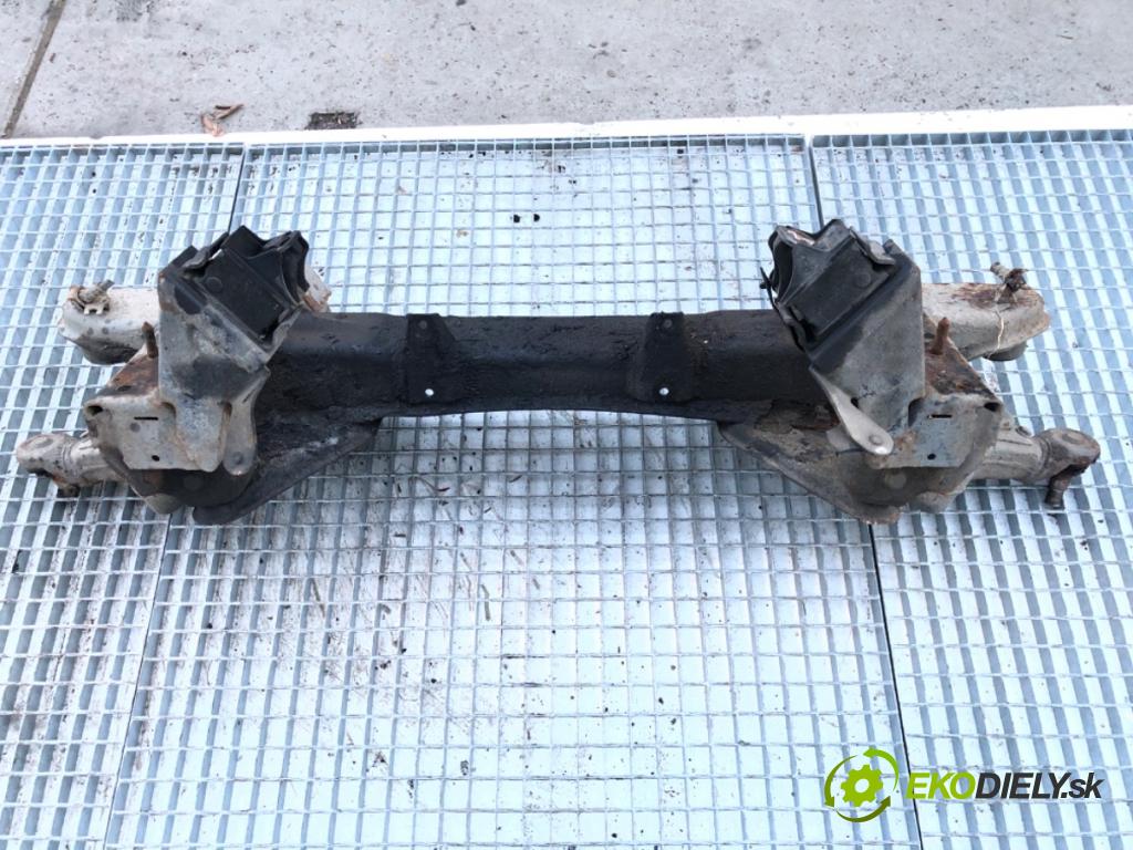 VW LT 28 35 Autobus 1997 55 kW 2.5 SDI 2461 výztuha pod motor  (Přední výztuha)