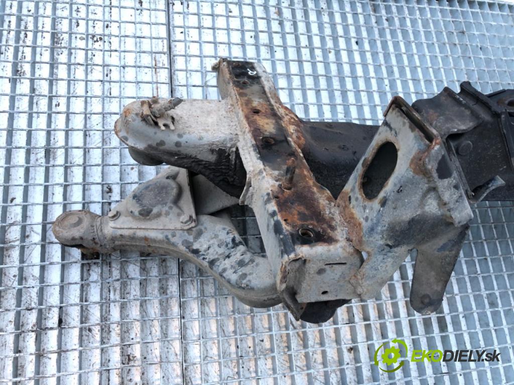 VW LT 28 35 Autobus 1997 55 kW 2.5 SDI 2461 výztuha pod motor  (Přední výztuha)