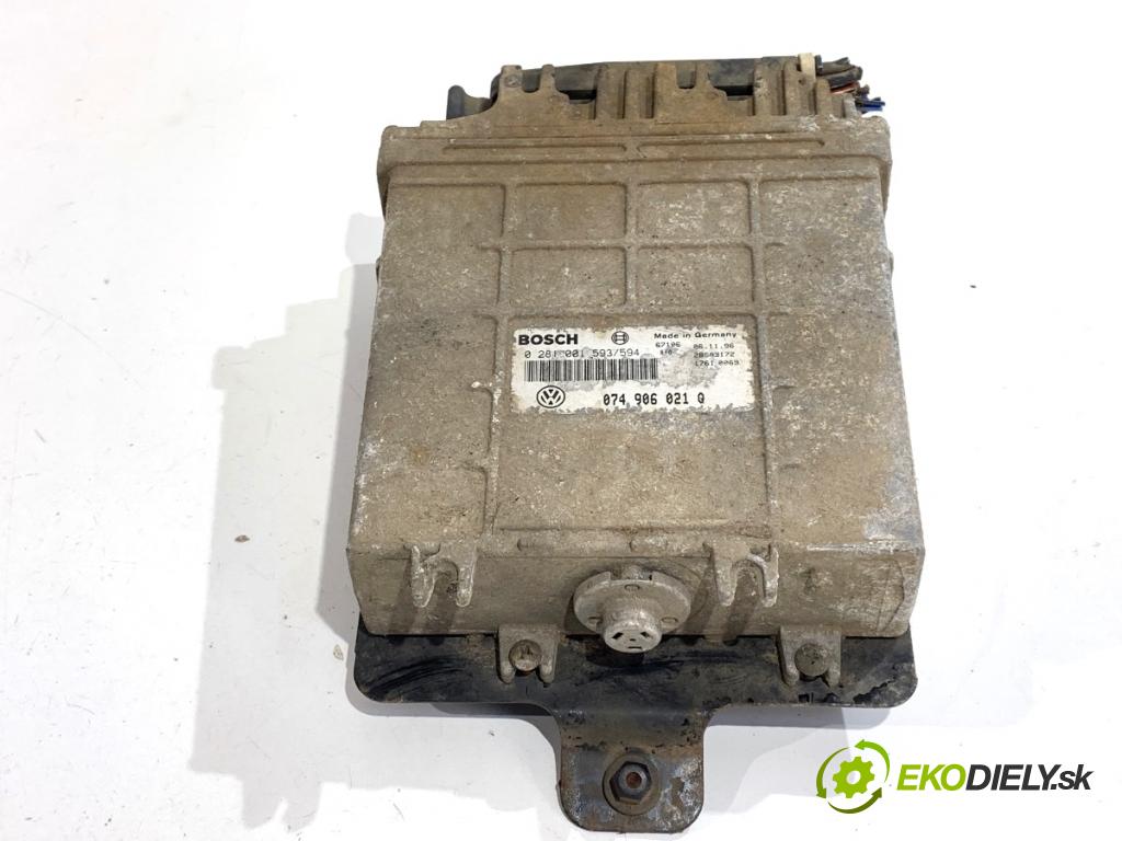 VW LT 28 35 Autobus 1997 55 kW 2.5 SDI 2461 riadiaca jednotka Motor 074906021Q (Riadiaca jednotka)