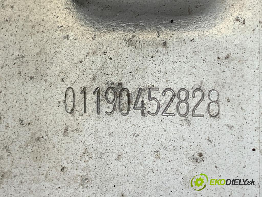 FORD FOCUS IV Kombi 2019 110 kW 1.5 EcoBoost 1496 Výstuha nárazníka zad  (Výstuha zadná)