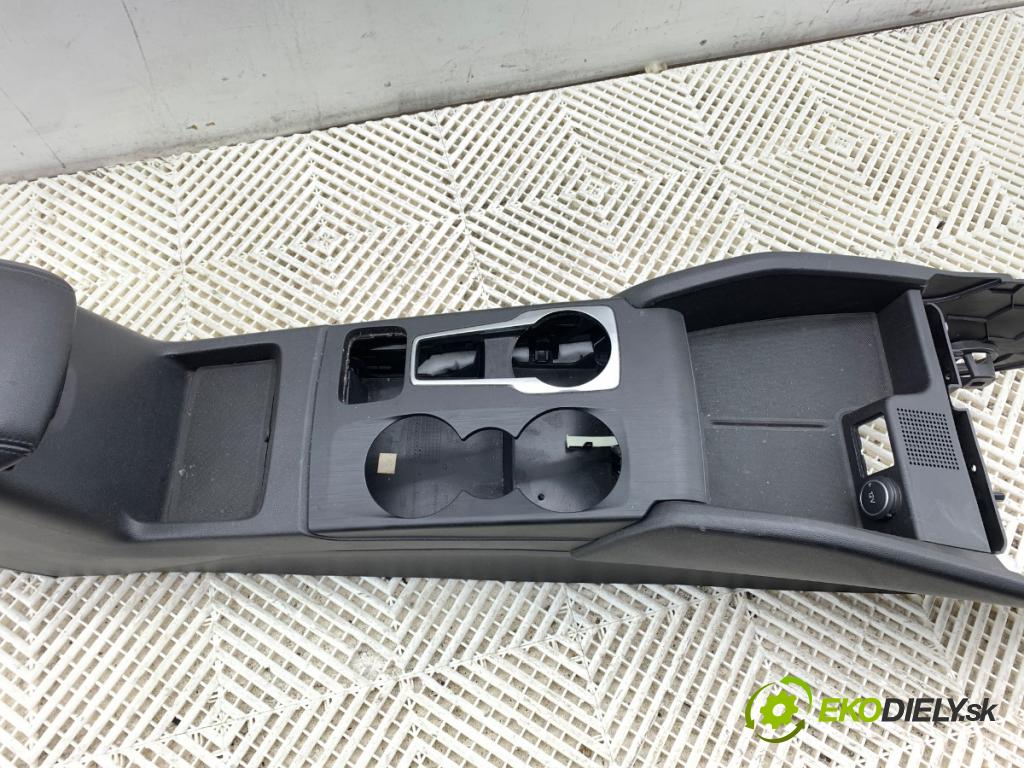 FORD FOCUS IV Kombi 2019 110 kW 1.5 EcoBoost 1496 Tunel středový OPĚRADLO: