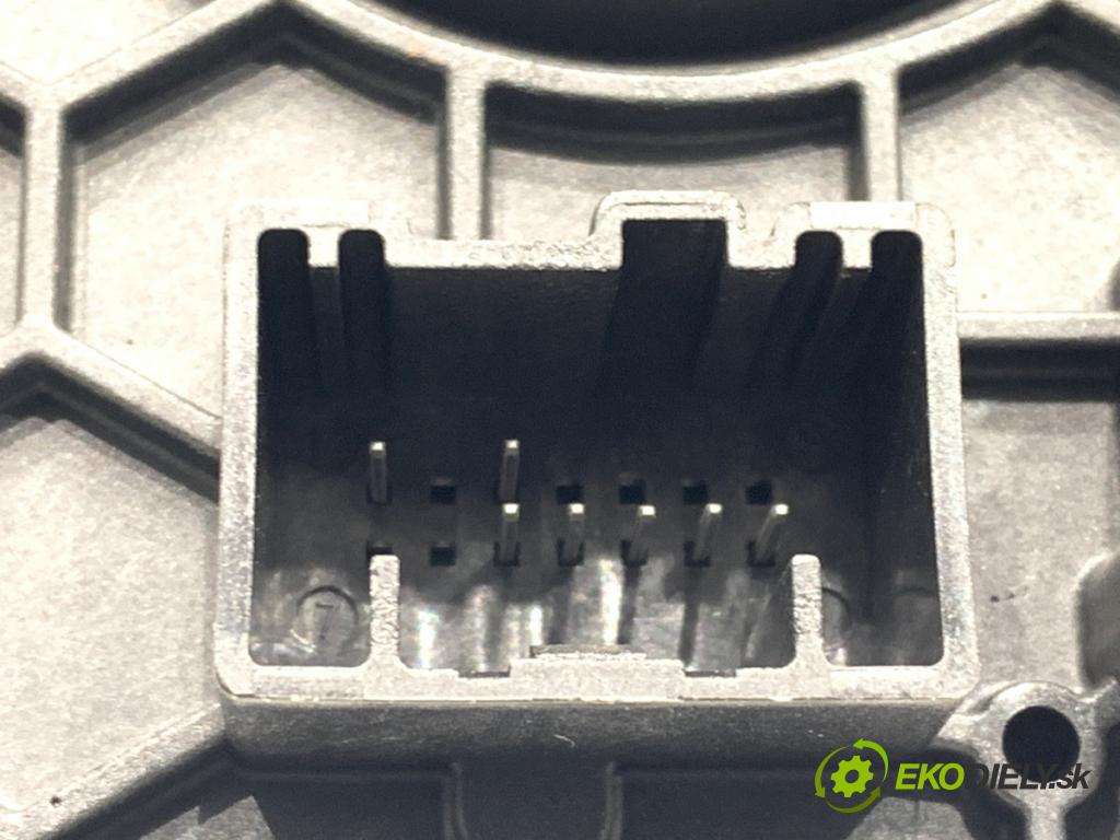 FORD FOCUS IV Kombi 2019 110 kW 1.5 EcoBoost 1496 Prepínač kombinovaný H1BT-14B522-BF (Prepínacie páčky pod volantom)