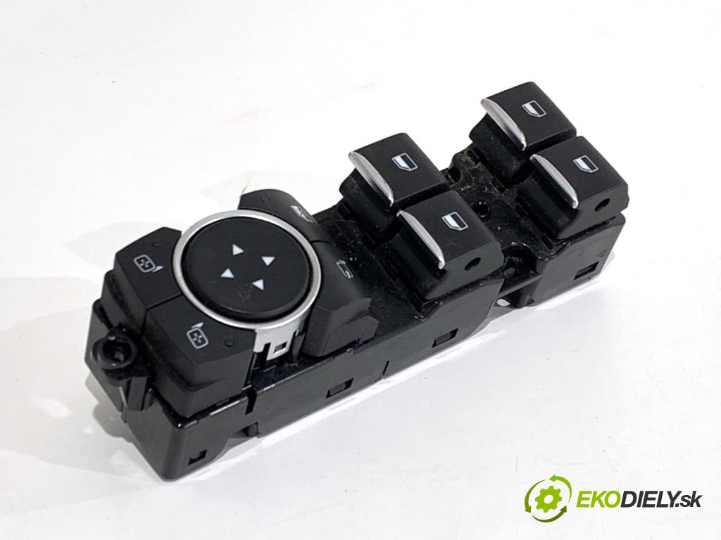 FORD FOCUS IV Kombi 2019 110 kW 1.5 EcoBoost 1496 Prepínač okien H1BT-14540-DC (Prepínacie páčky pod volantom)