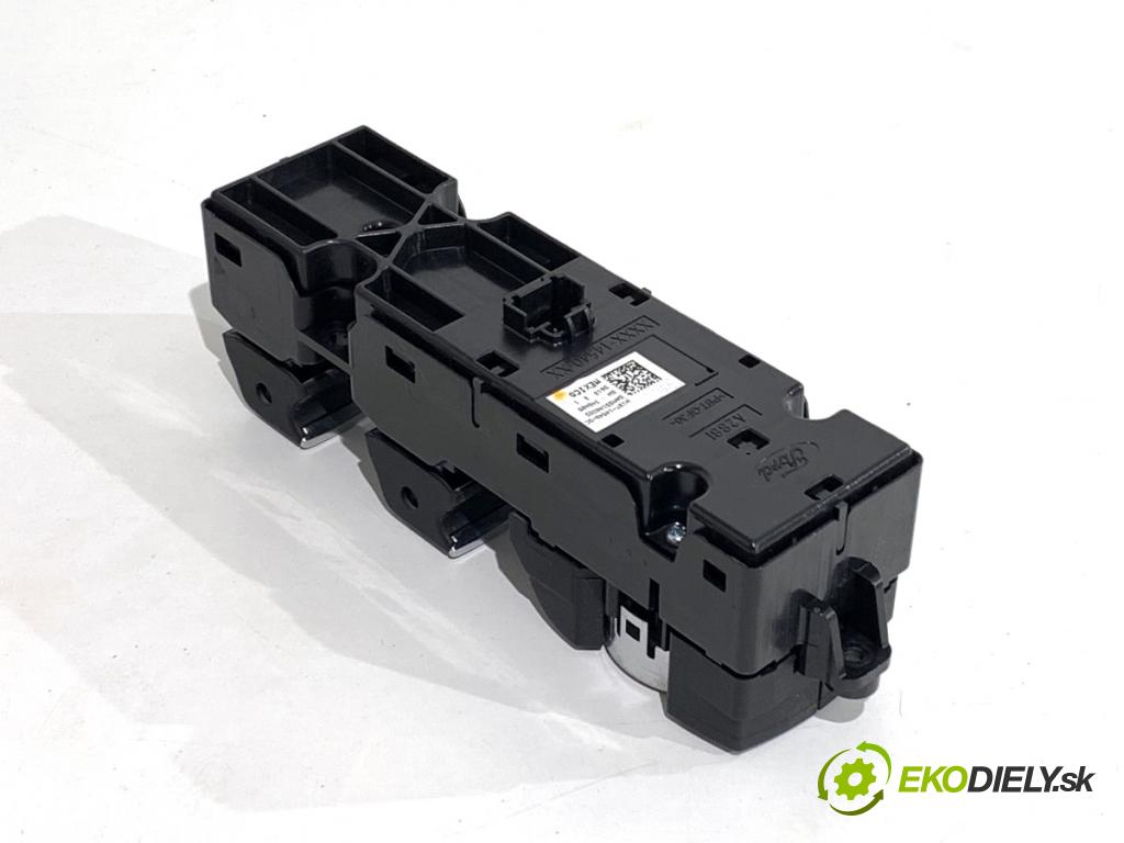 FORD FOCUS IV Kombi 2019 110 kW 1.5 EcoBoost 1496 Prepínač okien H1BT-14540-DC (Prepínacie páčky pod volantom)