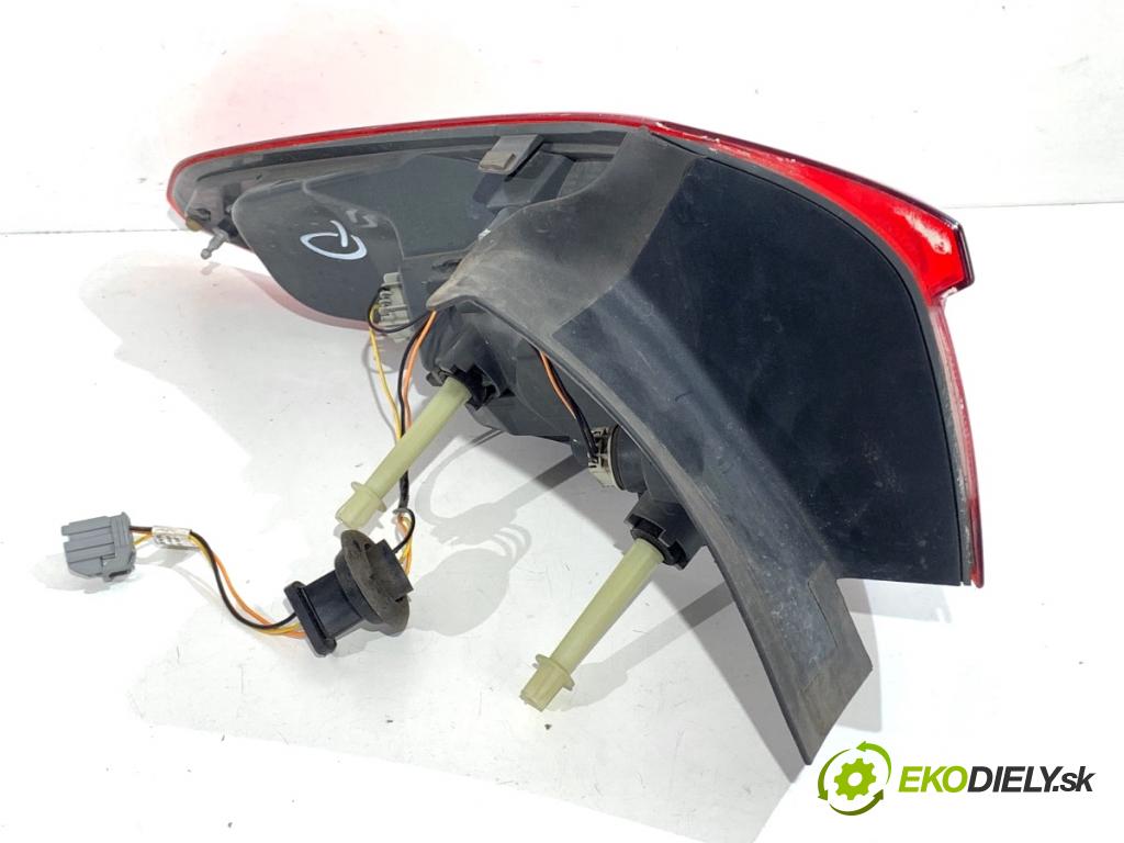 FORD FOCUS IV Kombi 2019 110 kW 1.5 EcoBoost 1496 Svetlo pravy zad JX7B-13404-ED