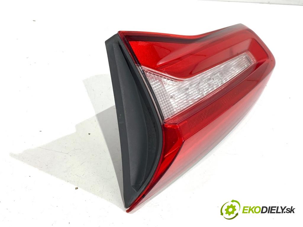 FORD FOCUS IV Kombi 2019 110 kW 1.5 EcoBoost 1496 Svetlo zad pravá vnútorná JX7B-13A602-EC (Kľučka dverí ostatné)