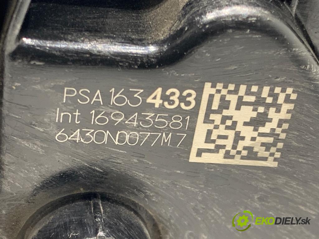 PEUGEOT PARTNER IV Nadwozie pełne/minivan 2020 75 kW 1.5 BlueHDi 100 1499 zámok dveře pravý přední část 163433