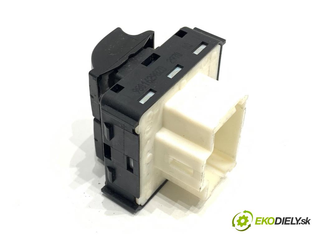 PEUGEOT PARTNER IV Nadwozie pełne/minivan 2020 75 kW 1.5 BlueHDi 100 1499 Prepínač okien 98016298ZD (Prepínacie páčky pod volantom)