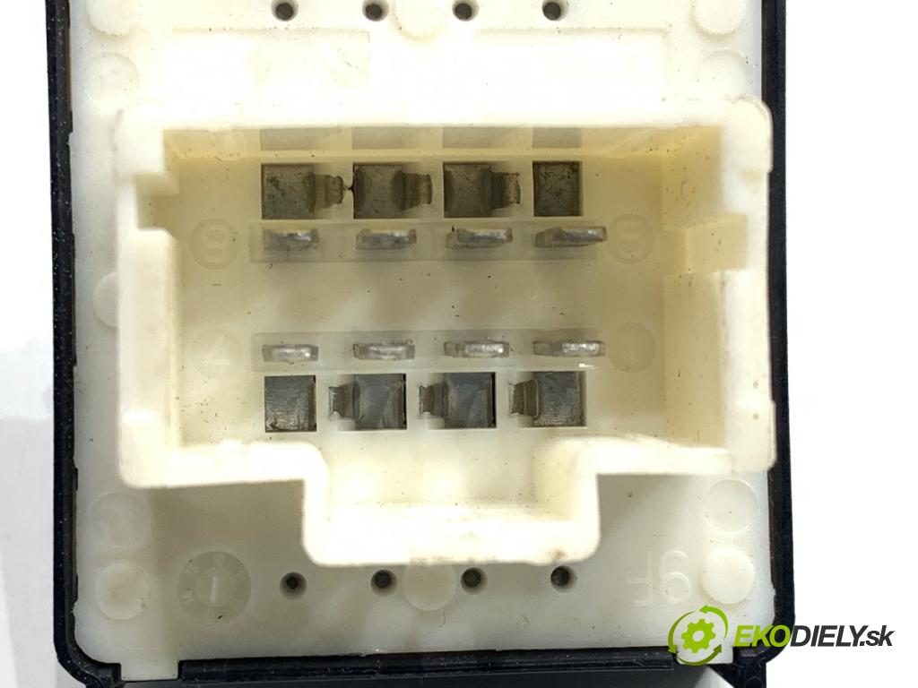 PEUGEOT PARTNER IV Nadwozie pełne/minivan 2020 75 kW 1.5 BlueHDi 100 1499 Prepínač okien 98016298ZD (Prepínacie páčky pod volantom)