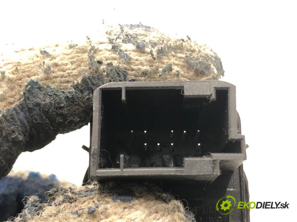 PEUGEOT PARTNER IV Nadwozie pełne/minivan 2020 75 kW 1.5 BlueHDi 100 1499 Prepínač nastavenia spätných zrkadiel 96673722ZD (Prepínacie páčky pod volantom)