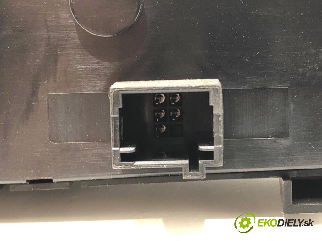 PEUGEOT PARTNER IV Nadwozie pełne/minivan 2020 75 kW 1.5 BlueHDi 100 1499 Panel ovládania kúrenia 98340416ZD (Prepínacie páčky pod volantom)