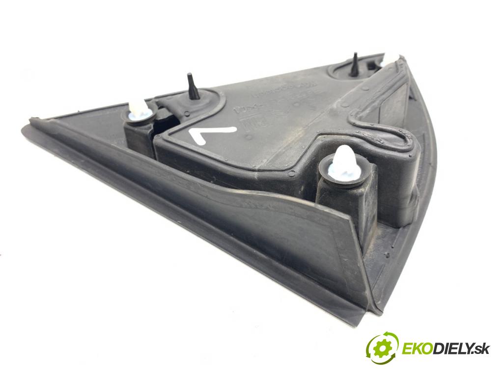 PEUGEOT PARTNER IV Nadwozie pełne/minivan 2020 75 kW 1.5 BlueHDi 100 1499 trojuhelník kryt blatník levá strana 9825216180