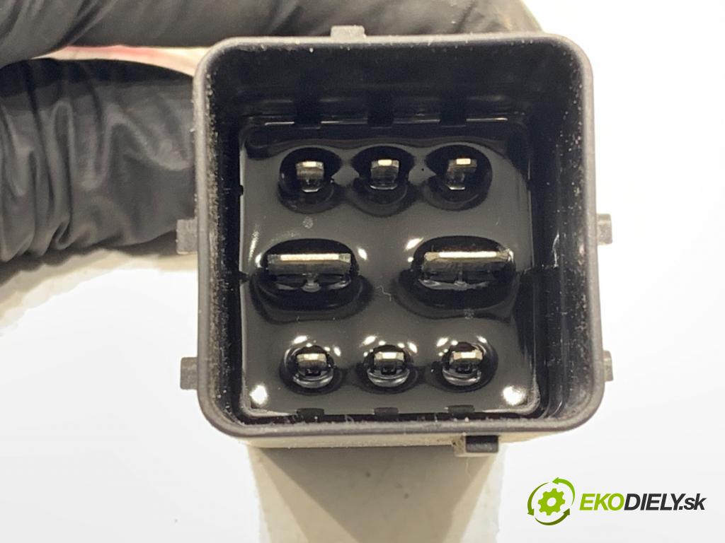 PEUGEOT PARTNER IV Nadwozie pełne/minivan 2020 75 kW 1.5 BlueHDi 100 1499 relé sviečok žhavenia 9803299780 (Relé)