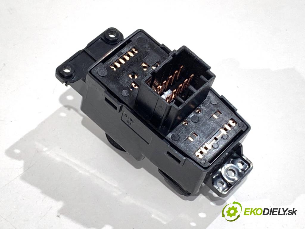 SSANGYONG TORRES  2023 120 kW 1.5 GDI AWD   (1497 ccm / 120 kW / 163 KM) 1497 Prepínač nastavenia spätných zrkadiel 299139575 (Prepínacie páčky pod volantom)