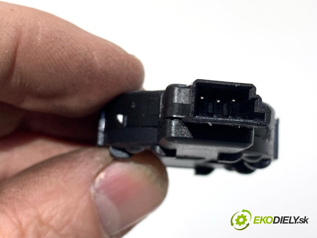 SSANGYONG TORRES  2023 120 kW 1.5 GDI AWD   (1497 ccm / 120 kW / 163 KM) 1497 Snímač dažďa 87930-37000 (Snímač dažďa)