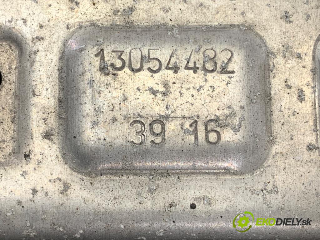 PEUGEOT 308 II liftback 2016 96 kW 1.2 THP 130 1199 výztuha nárazníka zadní část  (Zadní výztuha)