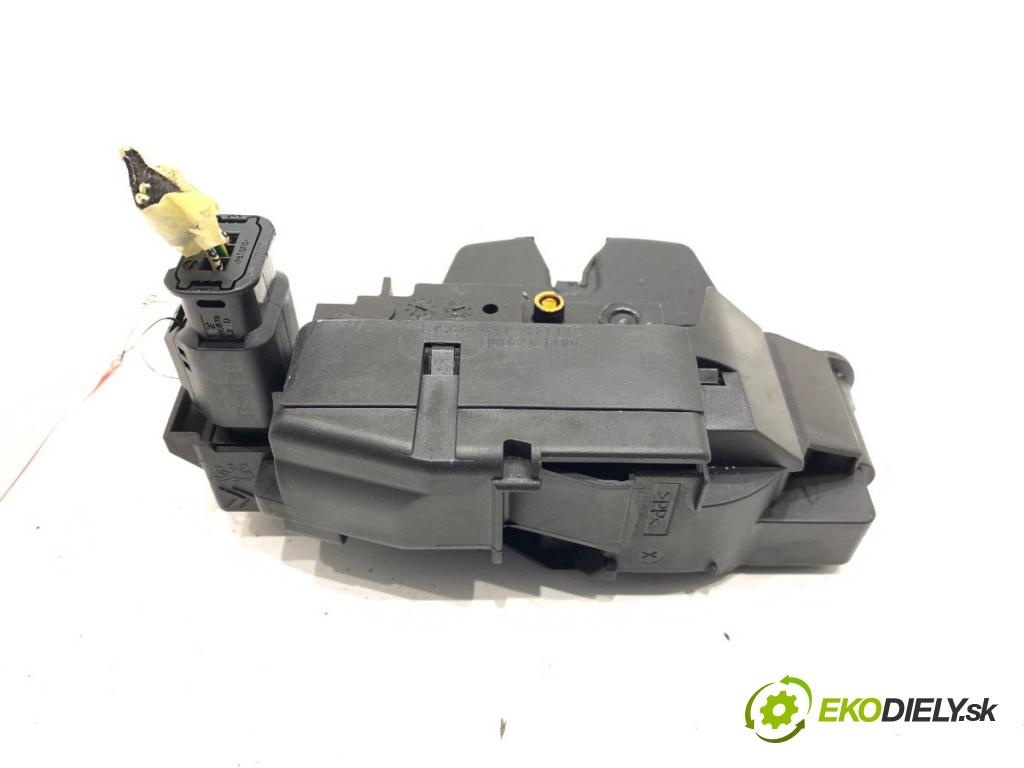 PEUGEOT 308 II liftback 2016 96 kW 1.2 THP 130 1199 zámok dverí zad 9804762080