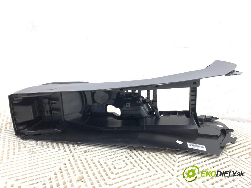 PEUGEOT 308 II liftback 2016 96 kW 1.2 THP 130 1199 Tunel středový  (Středový tunel)