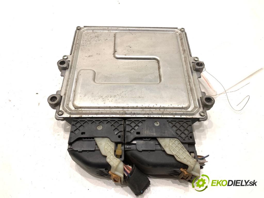 PEUGEOT 308 II liftback 2016 96 kW 1.2 THP 130 1199 riadiaca jednotka Motor 9818160080 (Riadiaca jednotka)