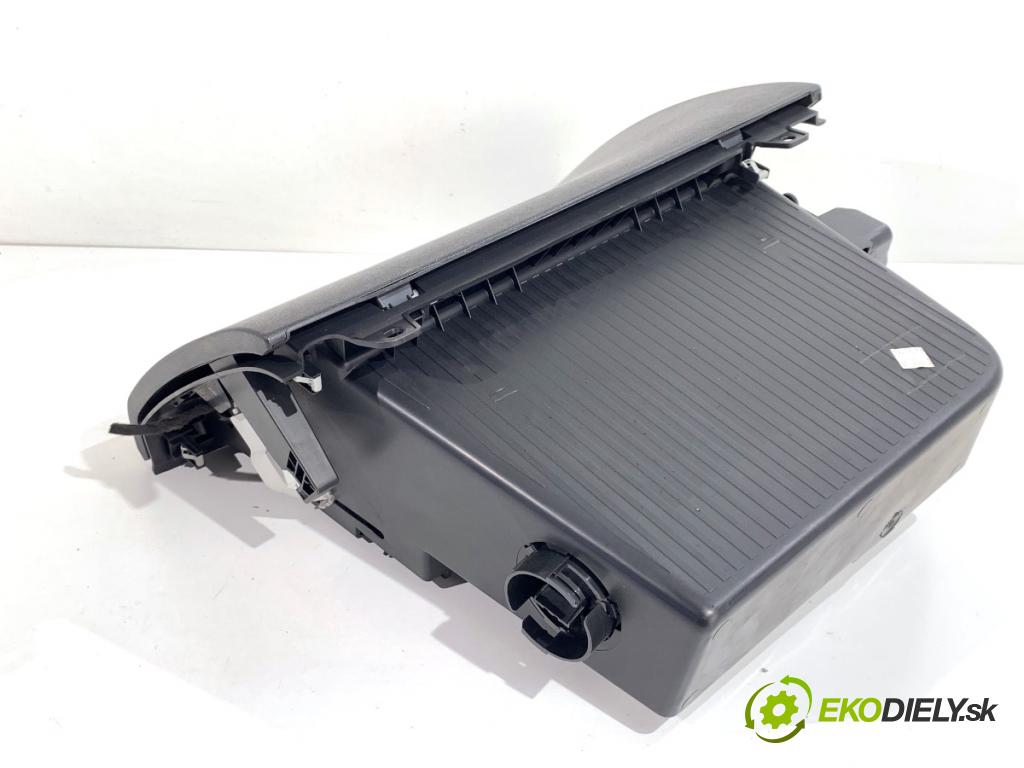 PEUGEOT 308 II liftback 2016 96 kW 1.2 THP 130 1199 přihrádka kastlík spolujezdce  (Přihrádka (kastlík))