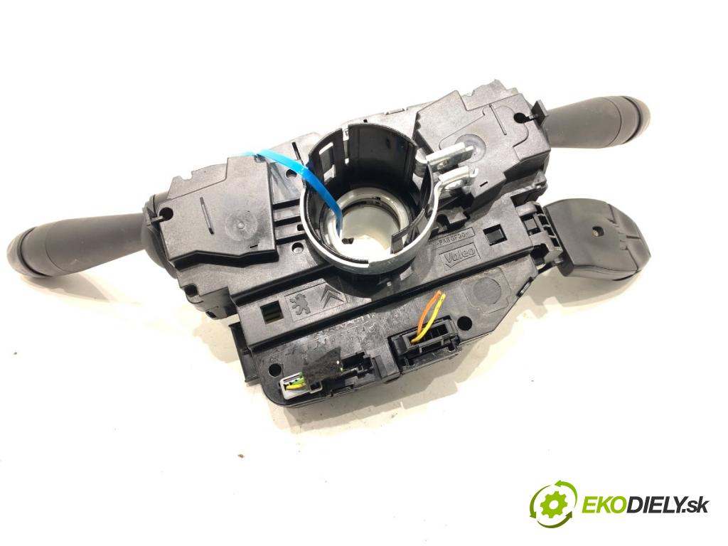 PEUGEOT 308 II liftback 2016 96 kW 1.2 THP 130 1199 Prepínač kombinovaný 98035106ZD (Prepínacie páčky pod volantom)