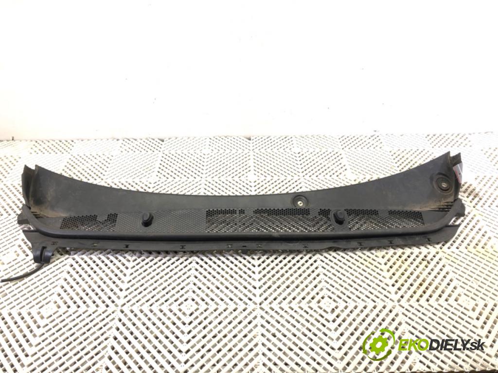 PEUGEOT 308 II liftback 2016 96 kW 1.2 THP 130 1199 Torpédo, plast pod čelné okno 98008282XT (Torpédo (plast pod čelným sklom))