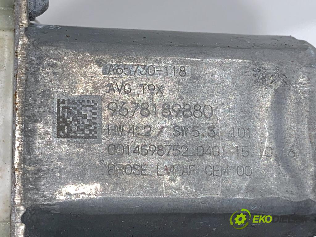 PEUGEOT 308 II liftback 2016 96 kW 1.2 THP 130 1199 mechanismus okna levý přední část 9678189880