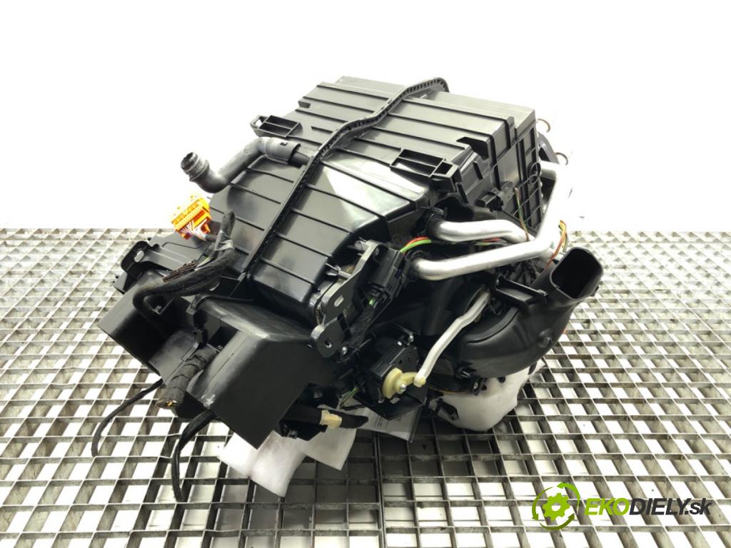 PEUGEOT 308 II liftback 2016 96 kW 1.2 THP 130 1199 Výhrevné teleso, radiátor kúrenia 9819556080 (Radiátor kúrenia)