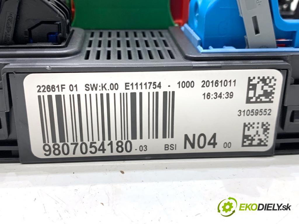 PEUGEOT 308 II liftback 2016 96 kW 1.2 THP 130 1199 modul BSI 9807054180 (Pojistková skříňka)