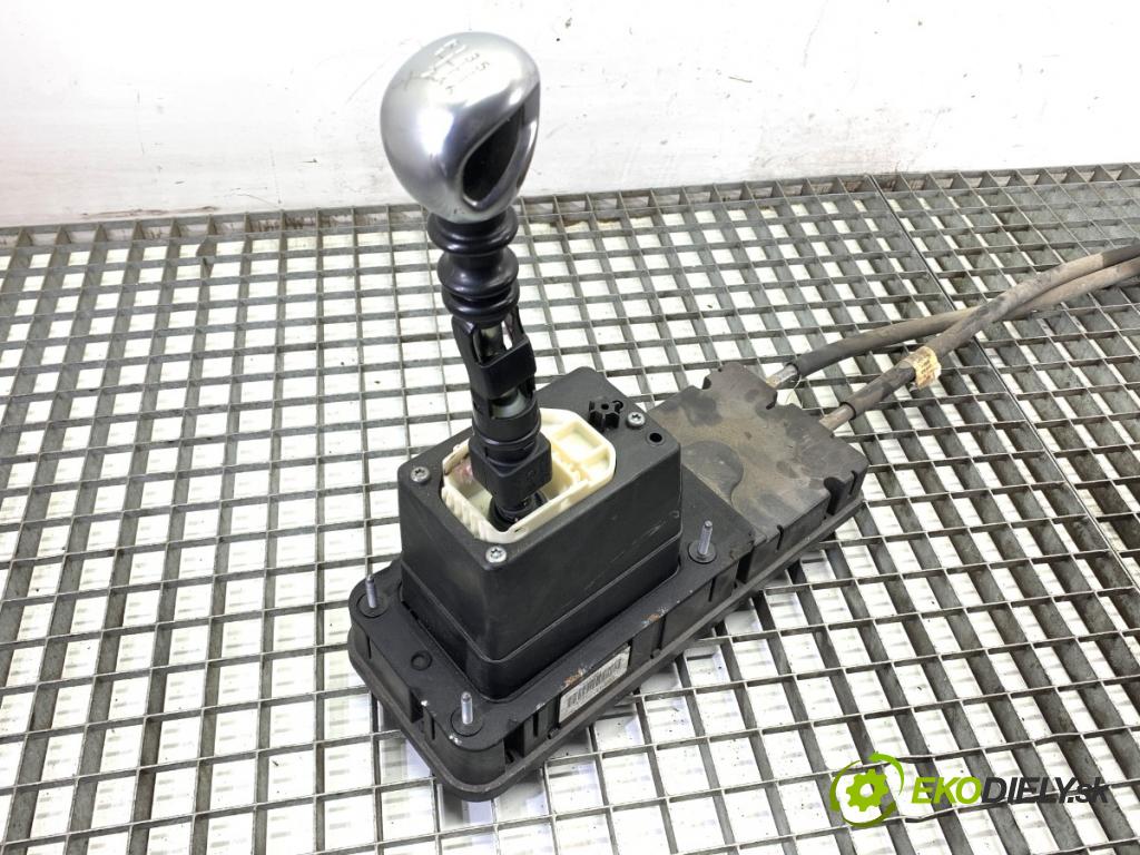 PEUGEOT 308 II liftback 2016 96 kW 1.2 THP 130 1199 Kulisa 9675041480 (Rýchlostná páka (kulisa))