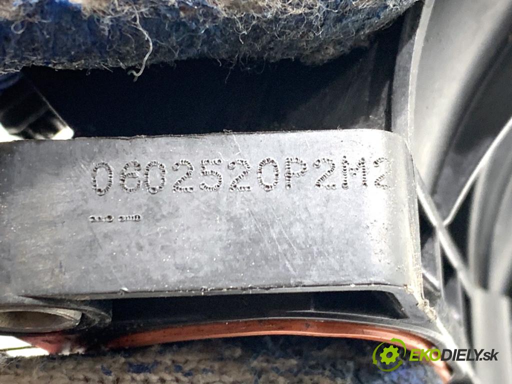 PEUGEOT 308 II liftback 2016 96 kW 1.2 THP 130 1199 potrubí sání 9802101480 (Sací potrubí)