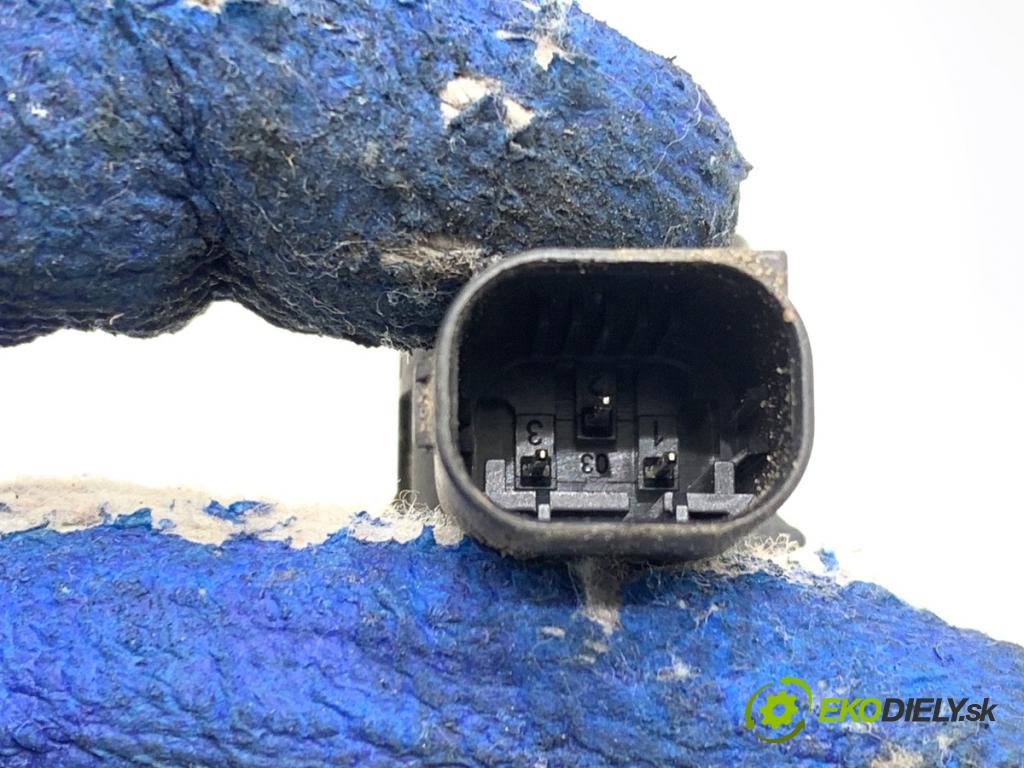 PEUGEOT 308 II liftback 2016 96 kW 1.2 THP 130 1199 Snímač PDC 9675202477XT 0263013215