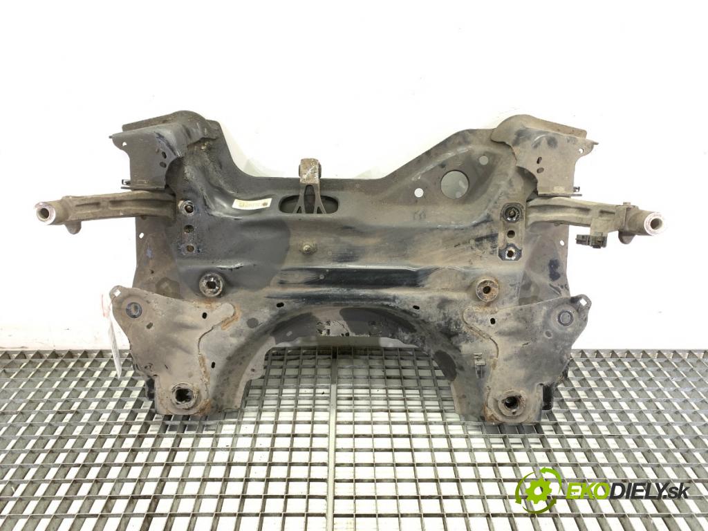 PEUGEOT 308 II liftback 2016 96 kW 1.2 THP 130 1199 výztuha pod motor  (Přední výztuha)