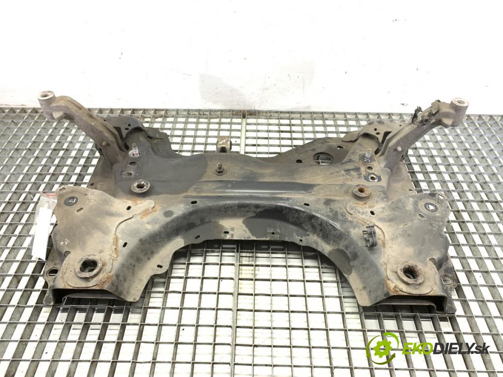 PEUGEOT 308 II liftback 2016 96 kW 1.2 THP 130 1199 Výstuha pod Motor  (Výstuha predná)