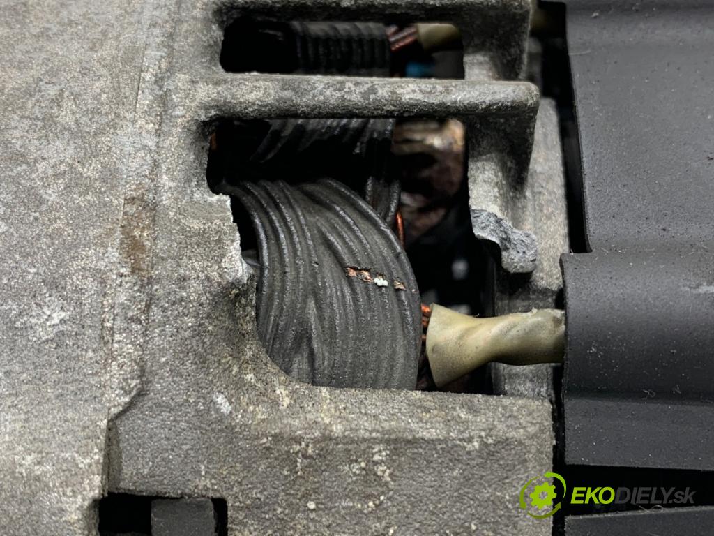 PEUGEOT 308 II liftback 2016 96 kW 1.2 THP 130 1199 Alternátor 9818677980 (Alternátor)