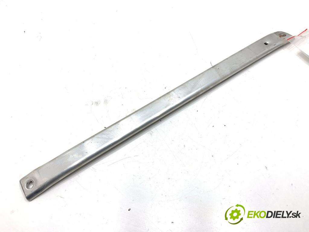 BMW G30 sedan 2021 110 kW 518 d Mild-Hybrid 1995 výztuha horní 7407775 (Výztuha)