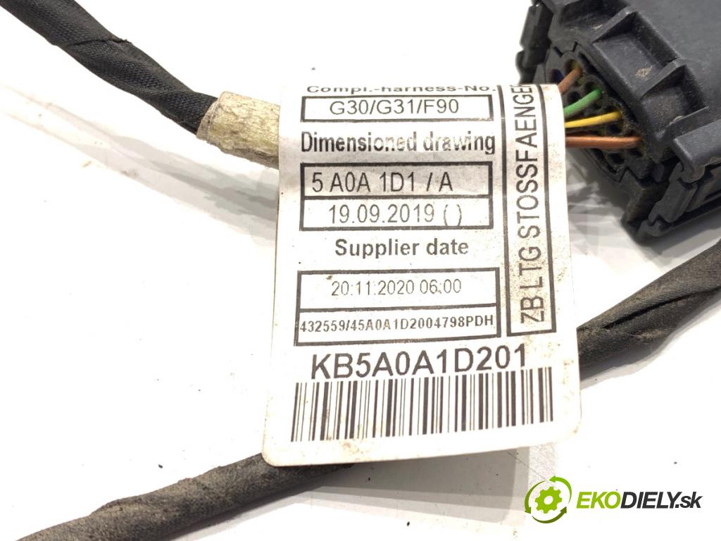 BMW G30 sedan 2021 110 kW 518 d Mild-Hybrid 1995 káblovačka PDC zadní část 5A0A1D2