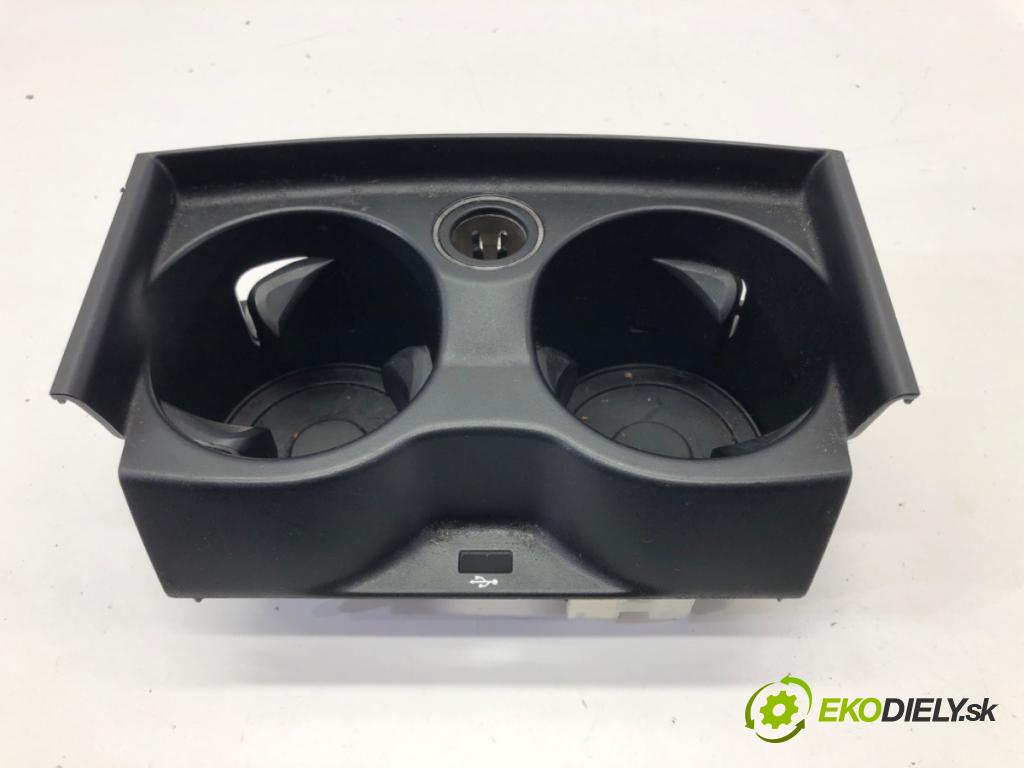 BMW G30 sedan 2021 110 kW 518 d Mild-Hybrid 1995 držák na nápoje 6801508 (Držák nápojů)