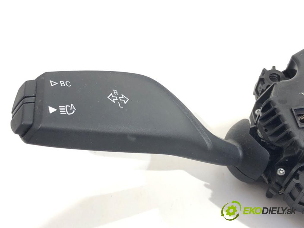 BMW G30 sedan 2021 110 kW 518 d Mild-Hybrid 1995 Prepínač kombinovaný 8267498 (Prepínacie páčky pod volantom)