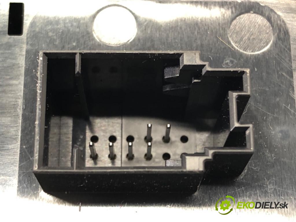 BMW G30 sedan 2021 110 kW 518 d Mild-Hybrid 1995 Prepínač okien 6832728 (Prepínacie páčky pod volantom)