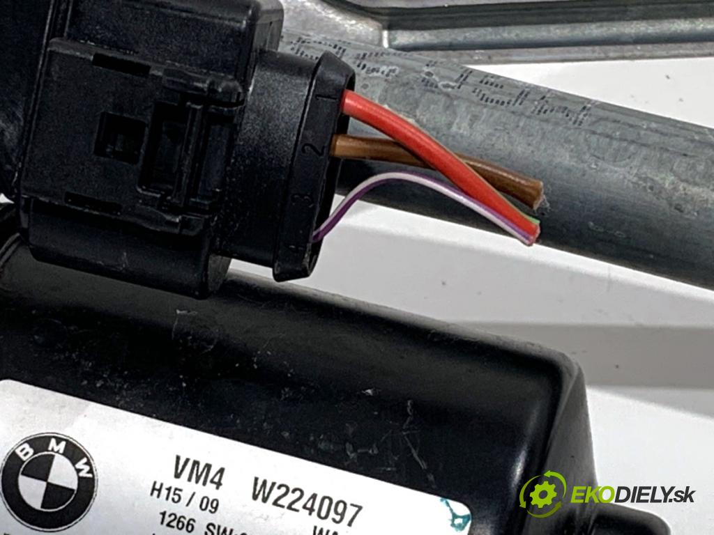 BMW G30 sedan 2021 110 kW 518 d Mild-Hybrid 1995 Mechanizmus stieračov predný W224097 (Motorček stieračov predný)