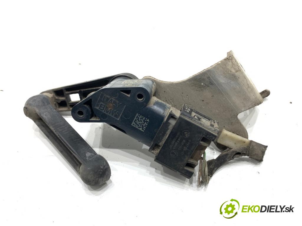 BMW G30 sedan 2021 110 kW 518 d Mild-Hybrid 1995 Snímač XENON 6895466 (Snímač)