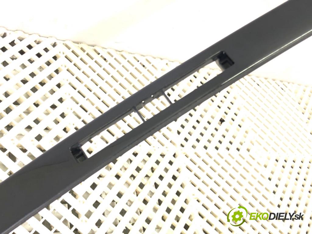 BMW G30 sedan 2021 110 kW 518 d Mild-Hybrid 1995 Lišta Sbírání: predný pravy 7397818