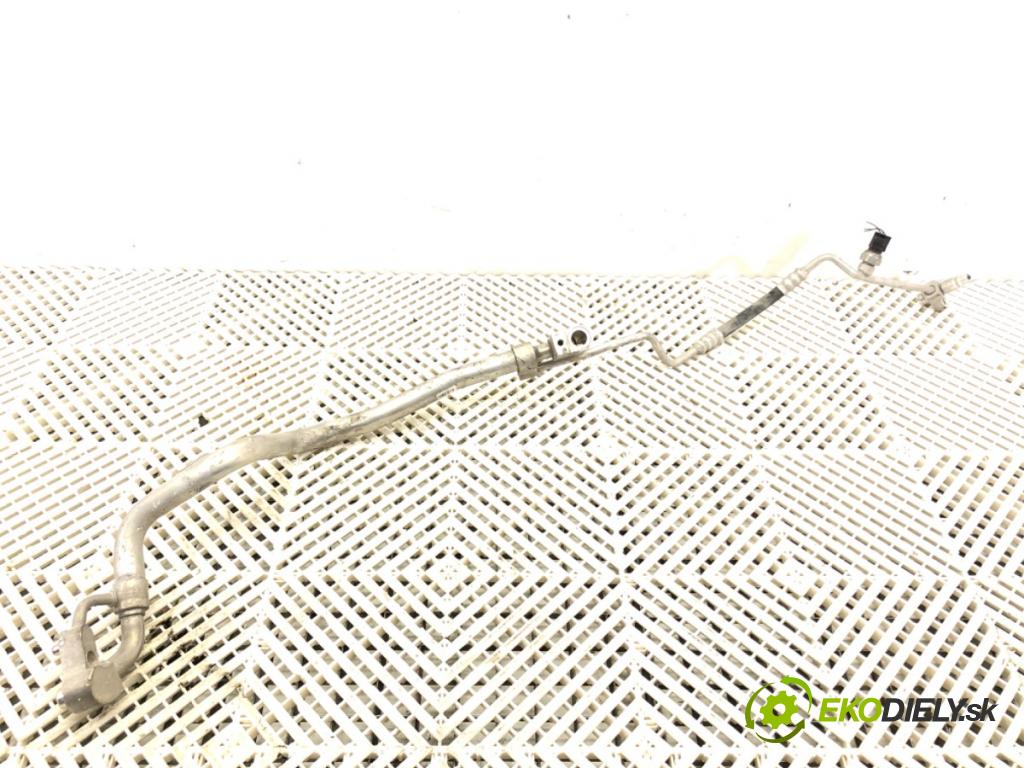 BMW G30 sedan 2021 110 kW 518 d Mild-Hybrid 1995 rúrka klimatizace 9860584 (Trubka klimatizace)