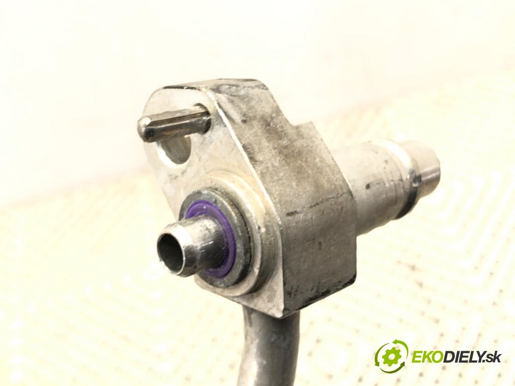 BMW G30 sedan 2021 110 kW 518 d Mild-Hybrid 1995 rúrka klimatizace 9860584 (Trubka klimatizace)